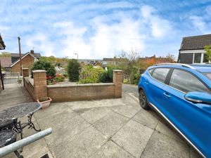 Side garden- click for photo gallery